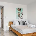 Tresor D Antheor- Bord De Apartment