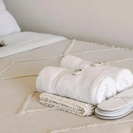 Tresor D Antheor- Bord De Apartment *