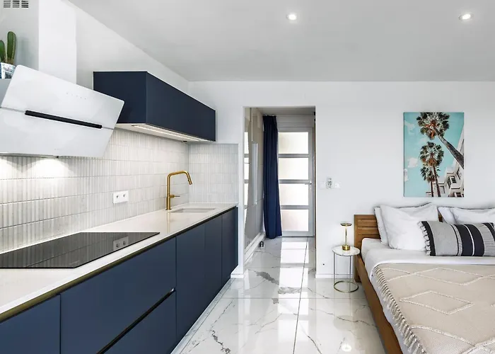 Tresor D Antheor- Bord De Apartment