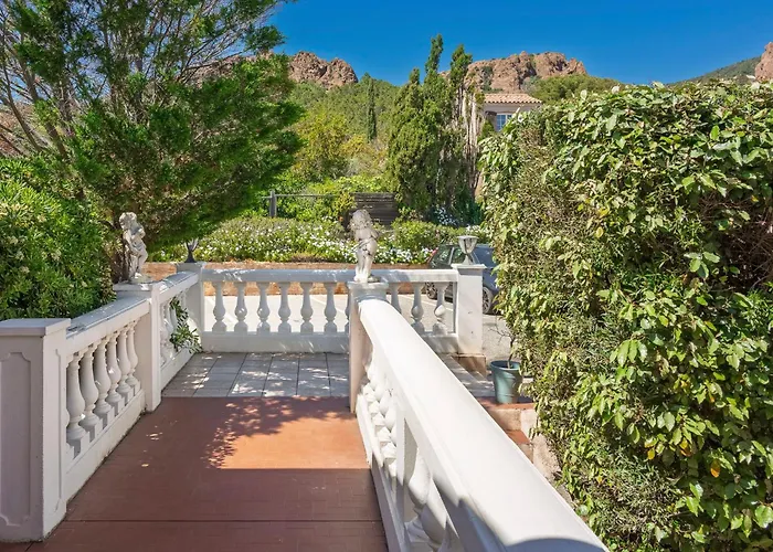 Tresor D Antheor- Bord De Saint-Raphaël