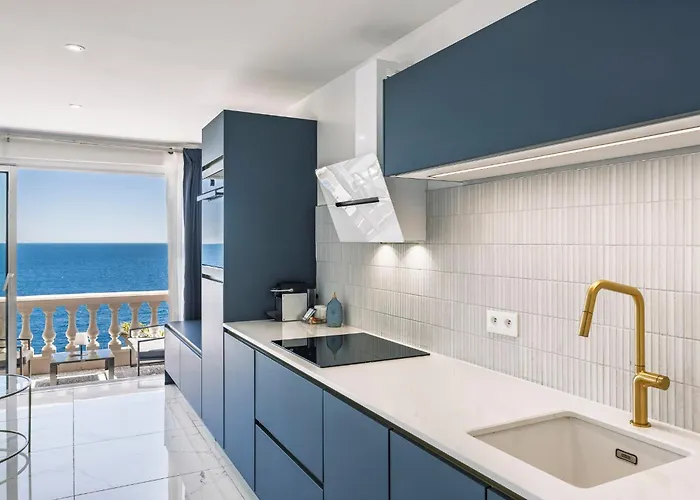 Tresor D Antheor- Bord De * Saint-Raphaël