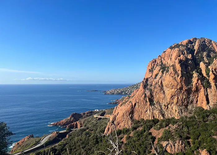 Tresor D Antheor- Bord De Apartment